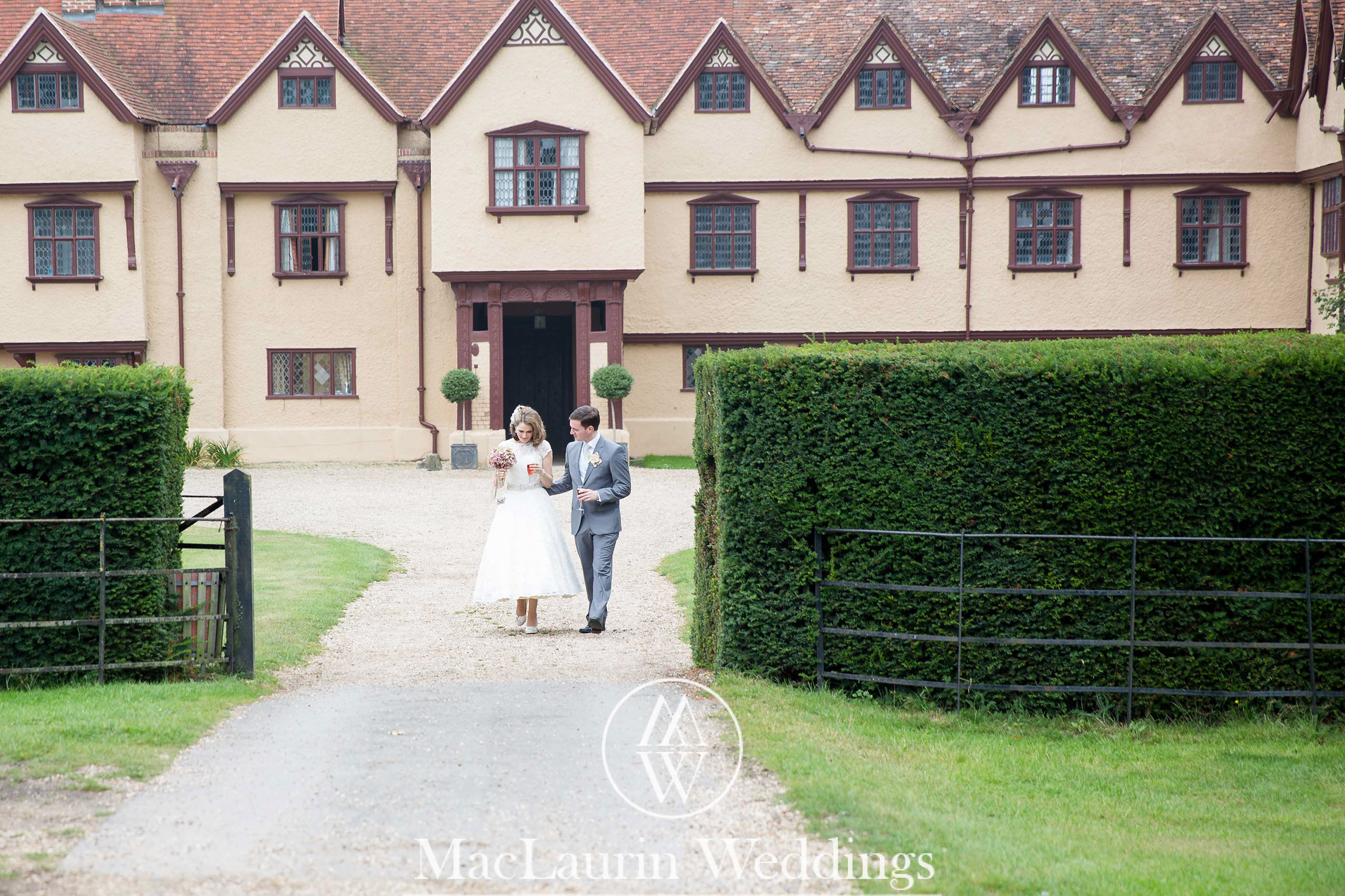 wedding hat and lovely smile, scotland wedding hat and guest with lovely smile, scotland