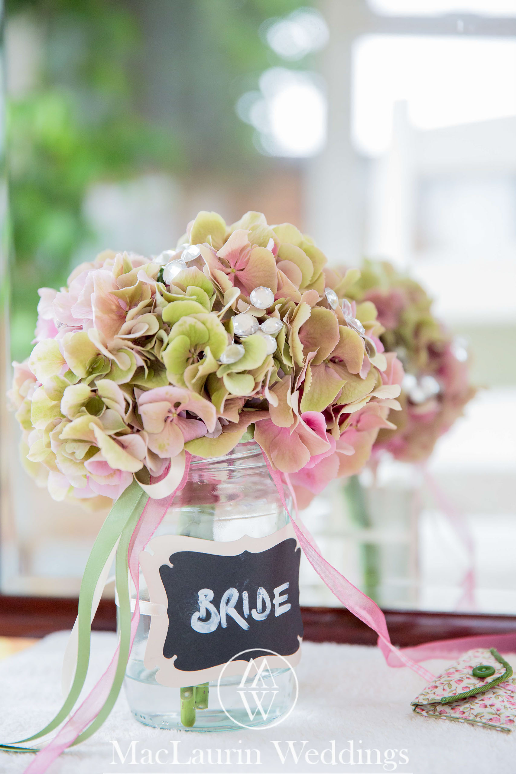 wedding hat and lovely smile, scotland wedding hat and guest with lovely smile, scotland