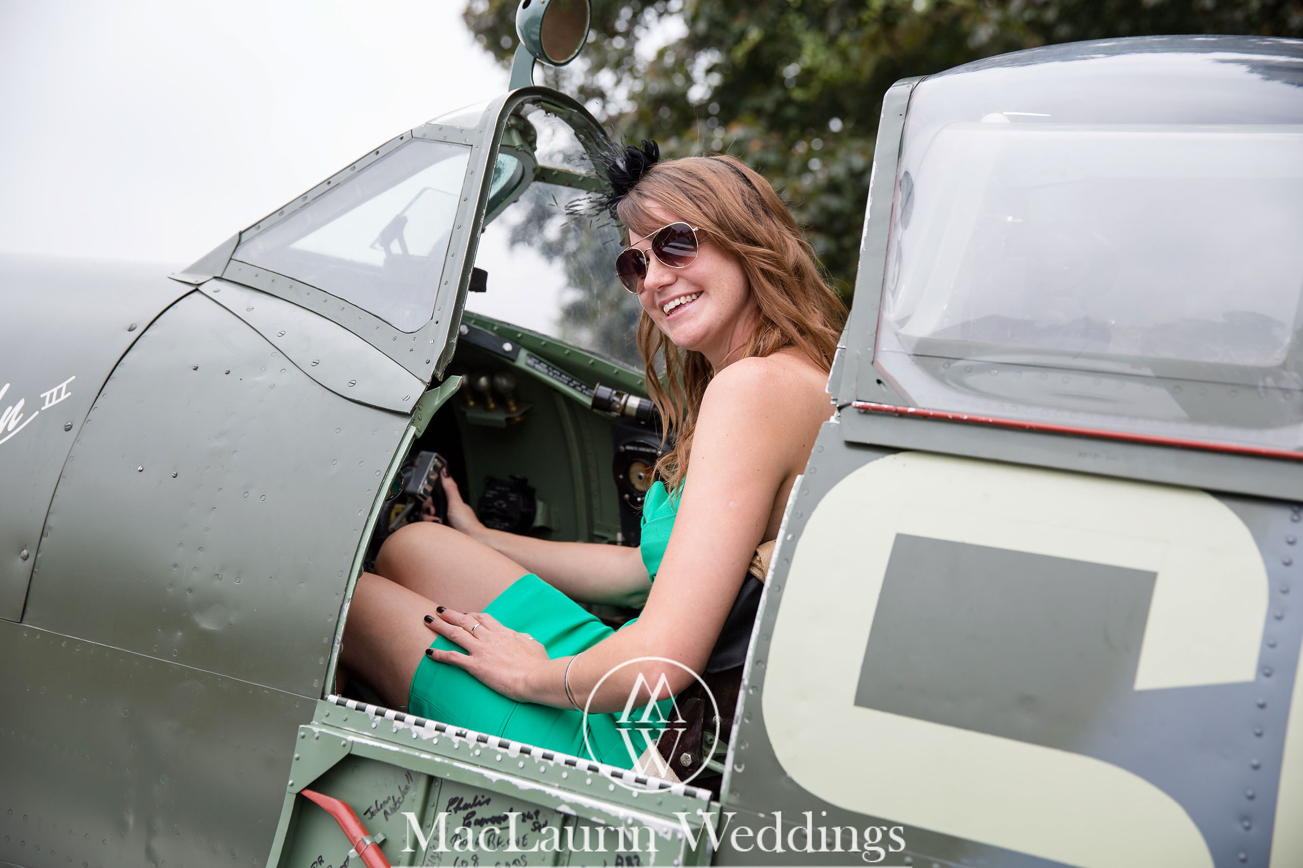 wedding hat and lovely smile, scotland wedding hat and guest with lovely smile, scotland