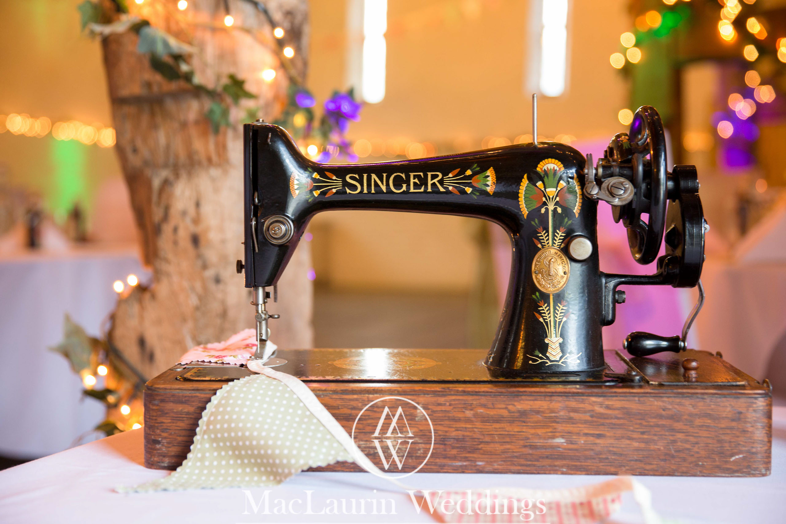 wedding hat and lovely smile, scotland wedding hat and guest with lovely smile, scotland