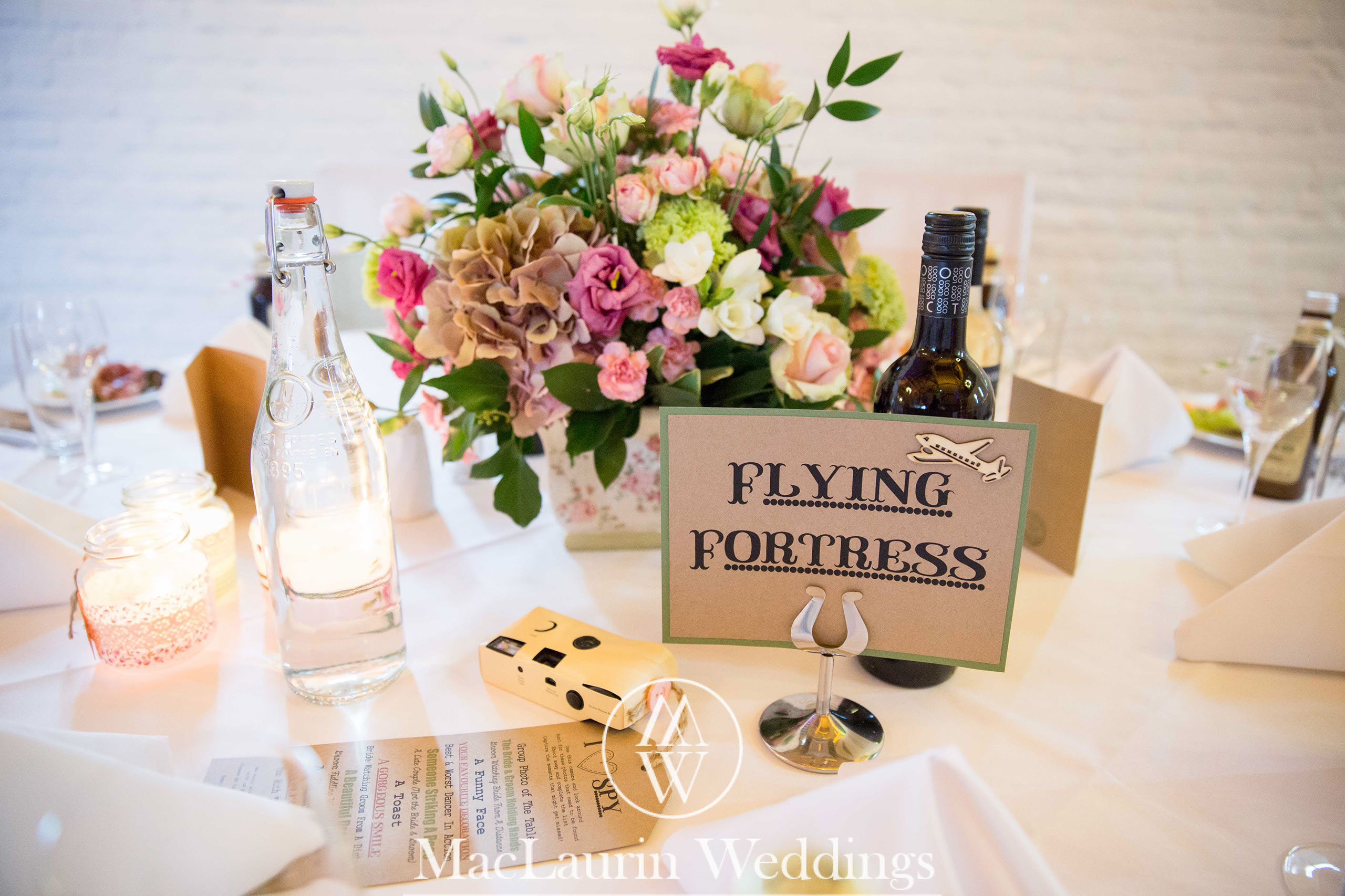 wedding hat and lovely smile, scotland wedding hat and guest with lovely smile, scotland