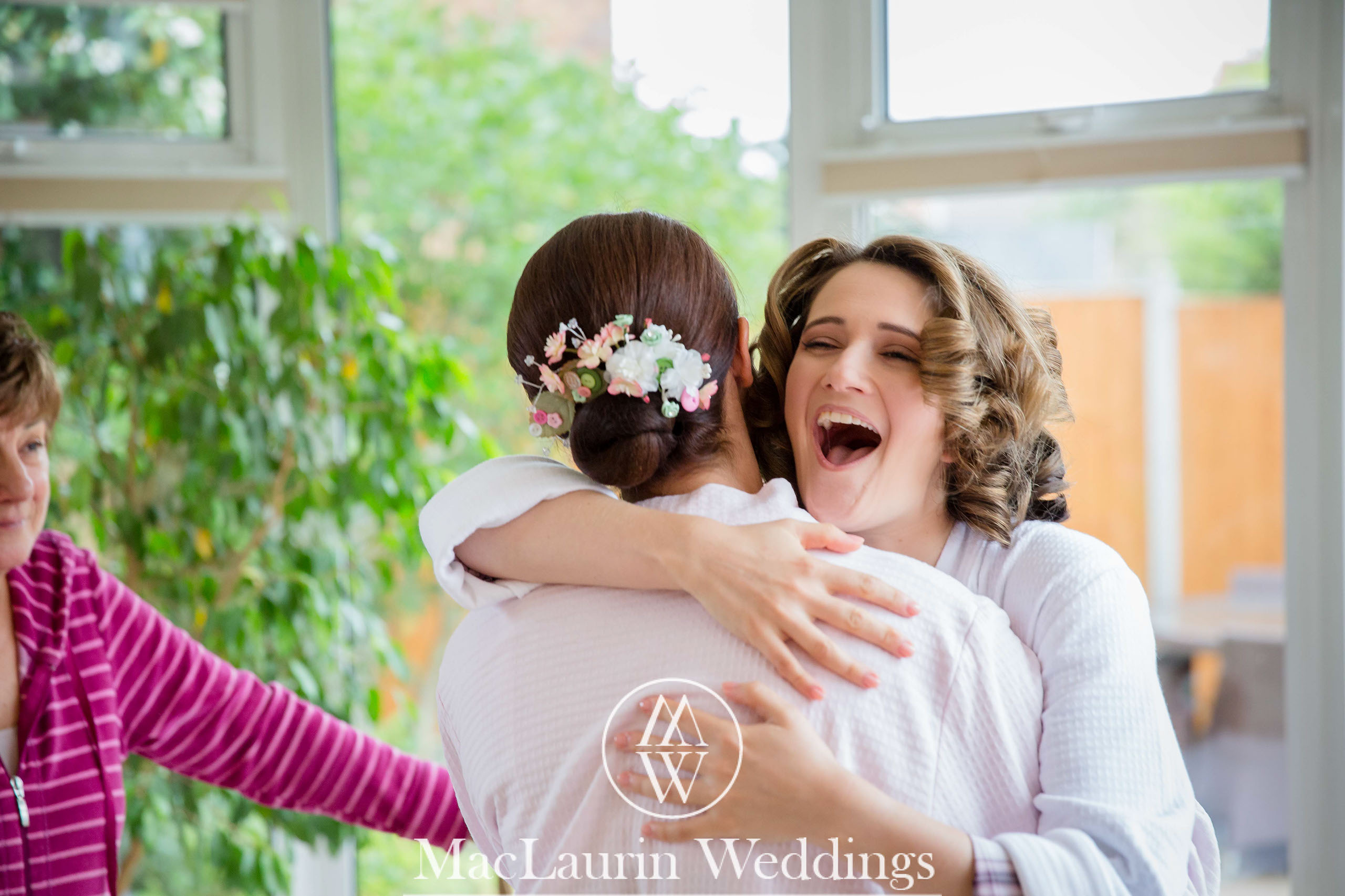 wedding hat and lovely smile, scotland wedding hat and guest with lovely smile, scotland