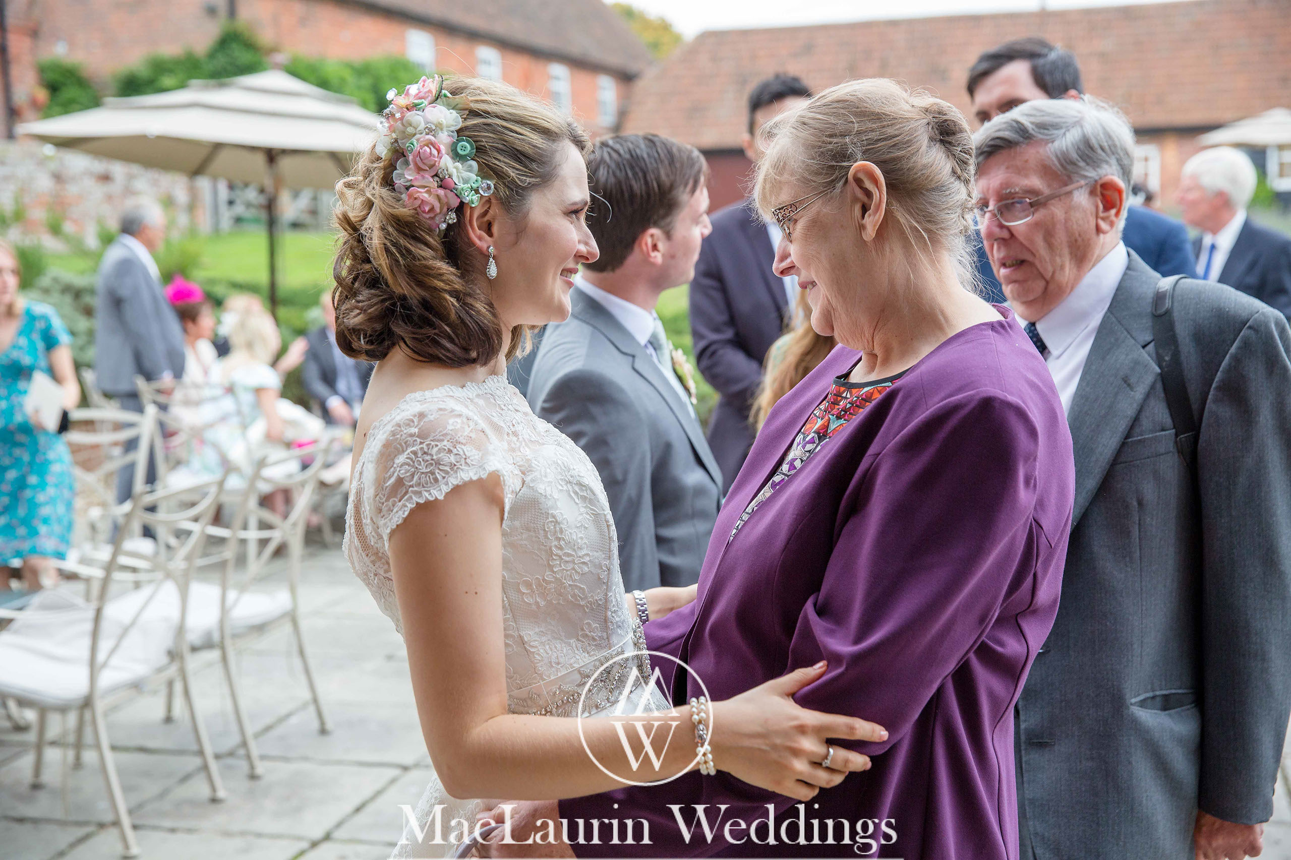 wedding hat and lovely smile, scotland wedding hat and guest with lovely smile, scotland