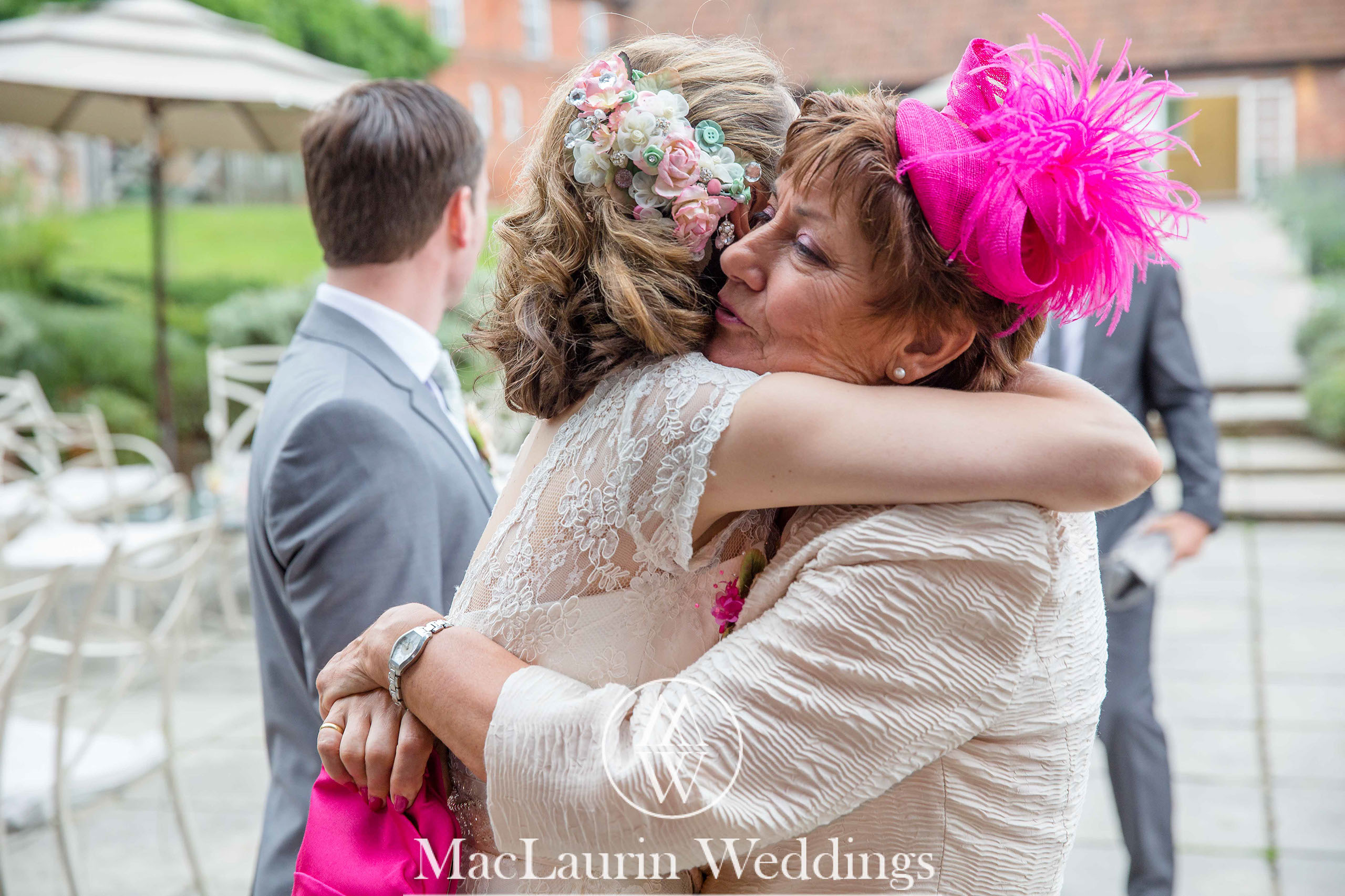 wedding hat and lovely smile, scotland wedding hat and guest with lovely smile, scotland