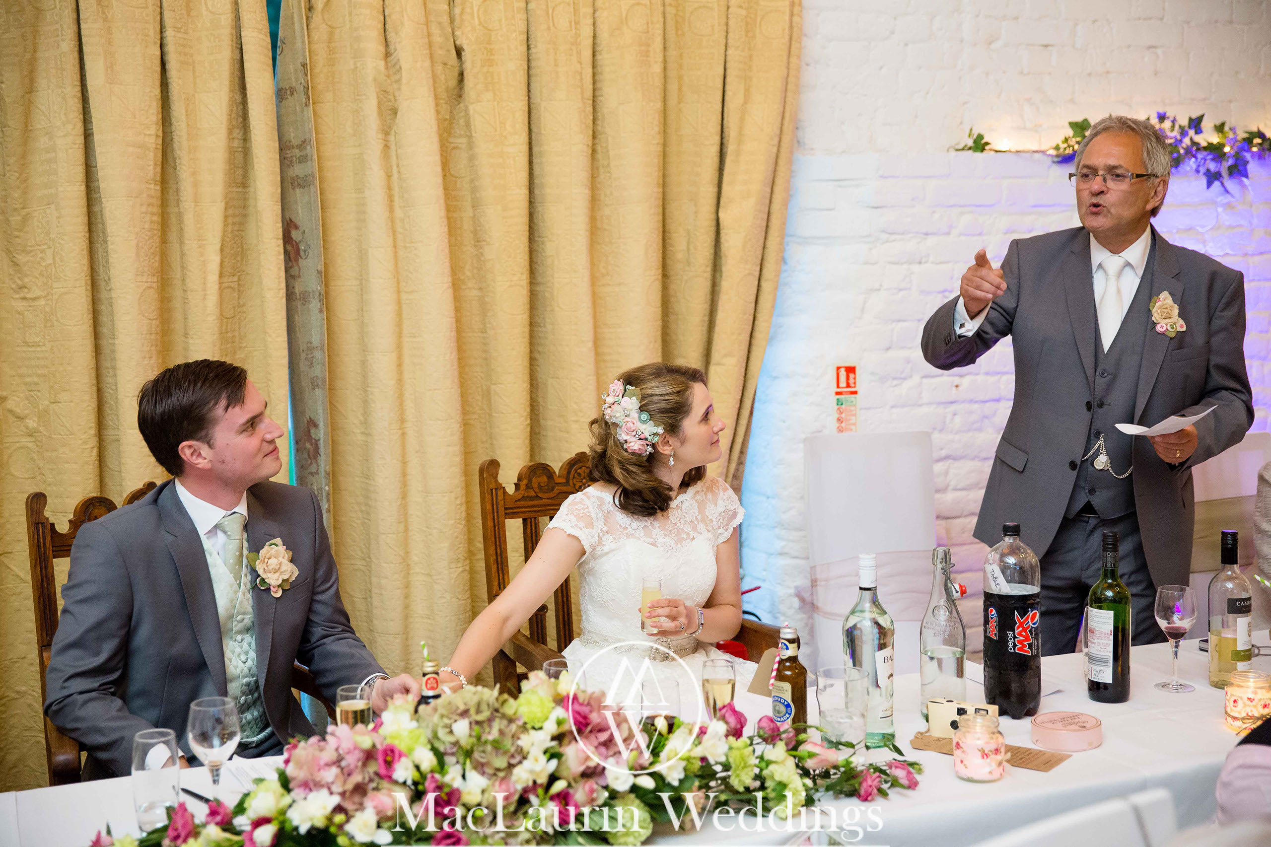 wedding hat and lovely smile, scotland wedding hat and guest with lovely smile, scotland