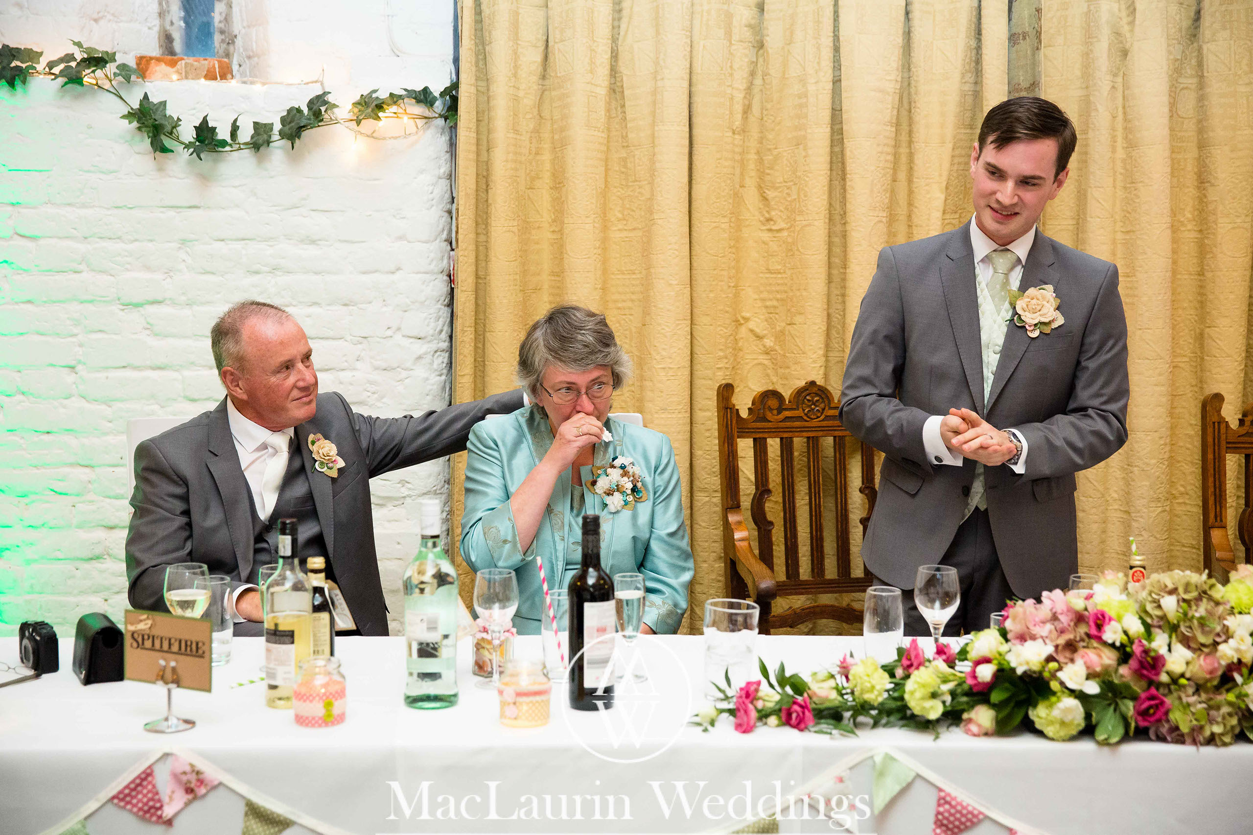 wedding hat and lovely smile, scotland wedding hat and guest with lovely smile, scotland