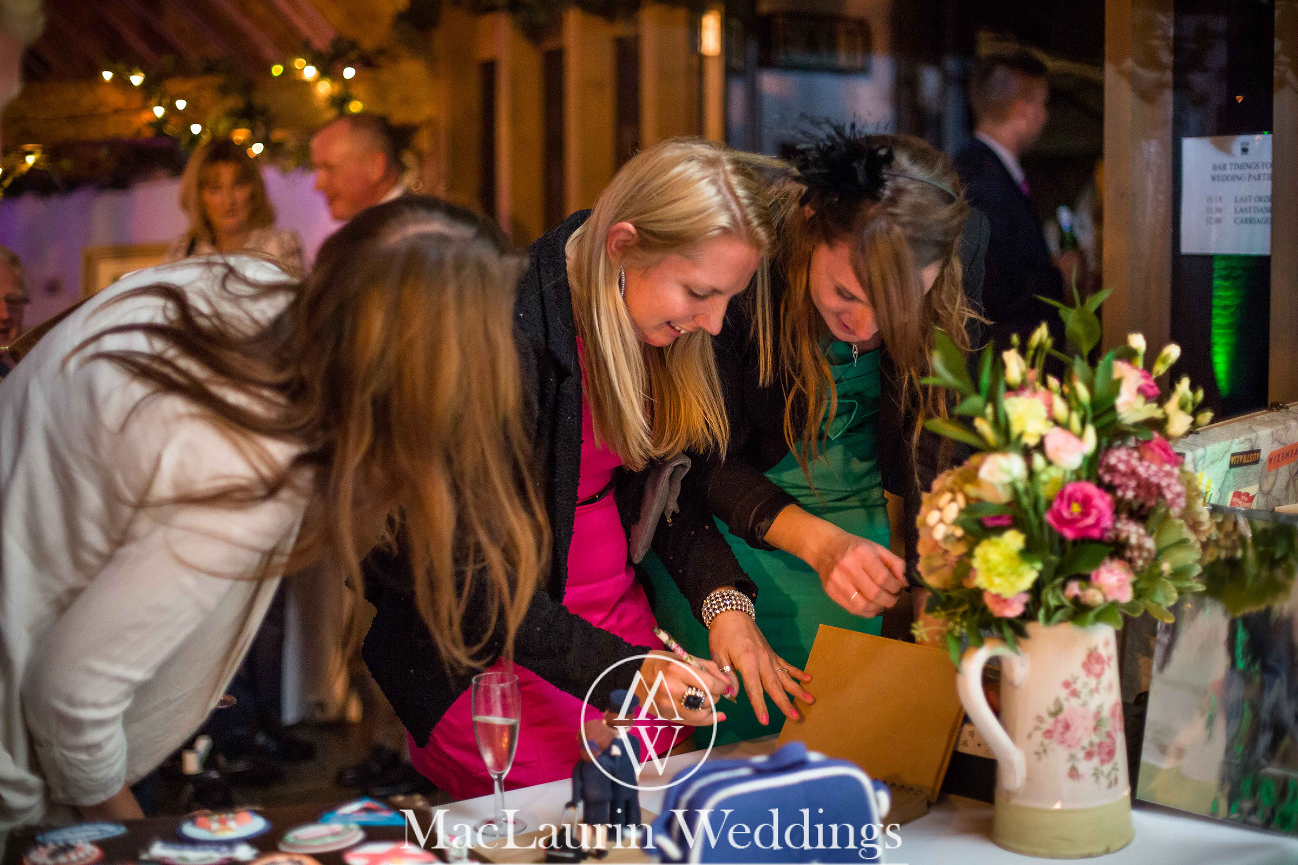 wedding hat and lovely smile, scotland wedding hat and guest with lovely smile, scotland