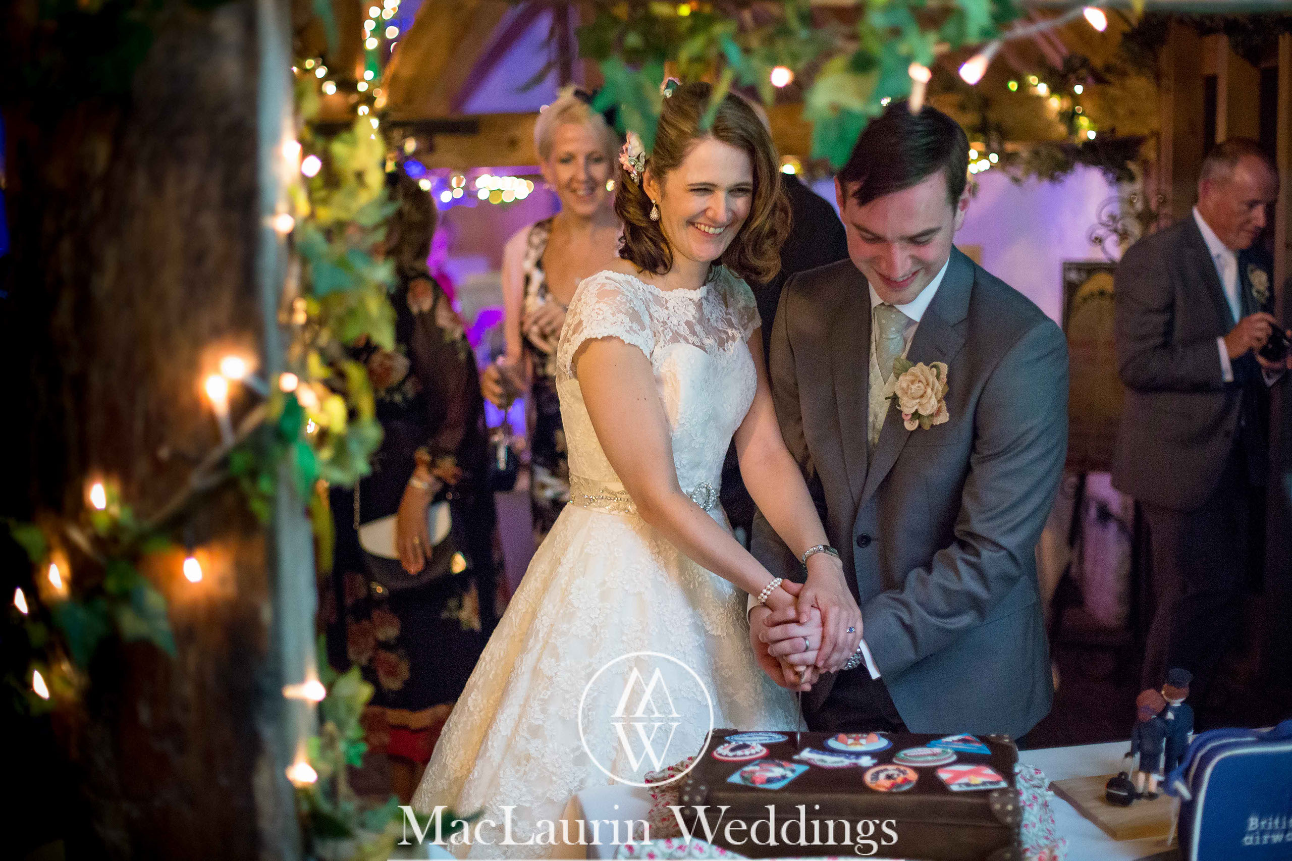 wedding hat and lovely smile, scotland wedding hat and guest with lovely smile, scotland