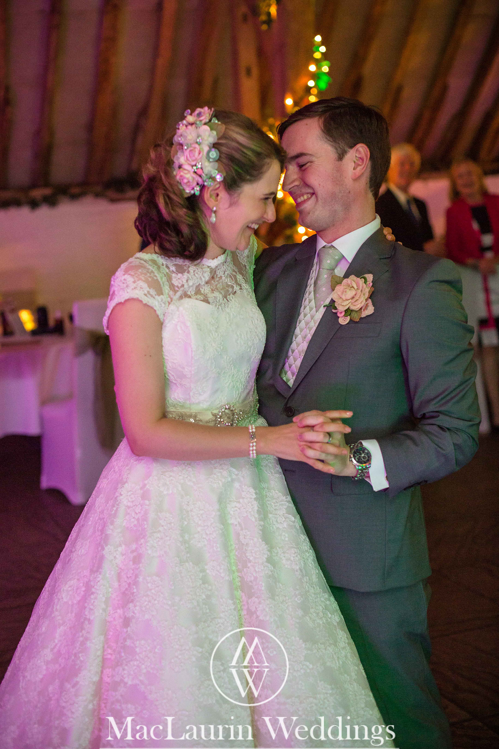 wedding hat and lovely smile, scotland wedding hat and guest with lovely smile, scotland