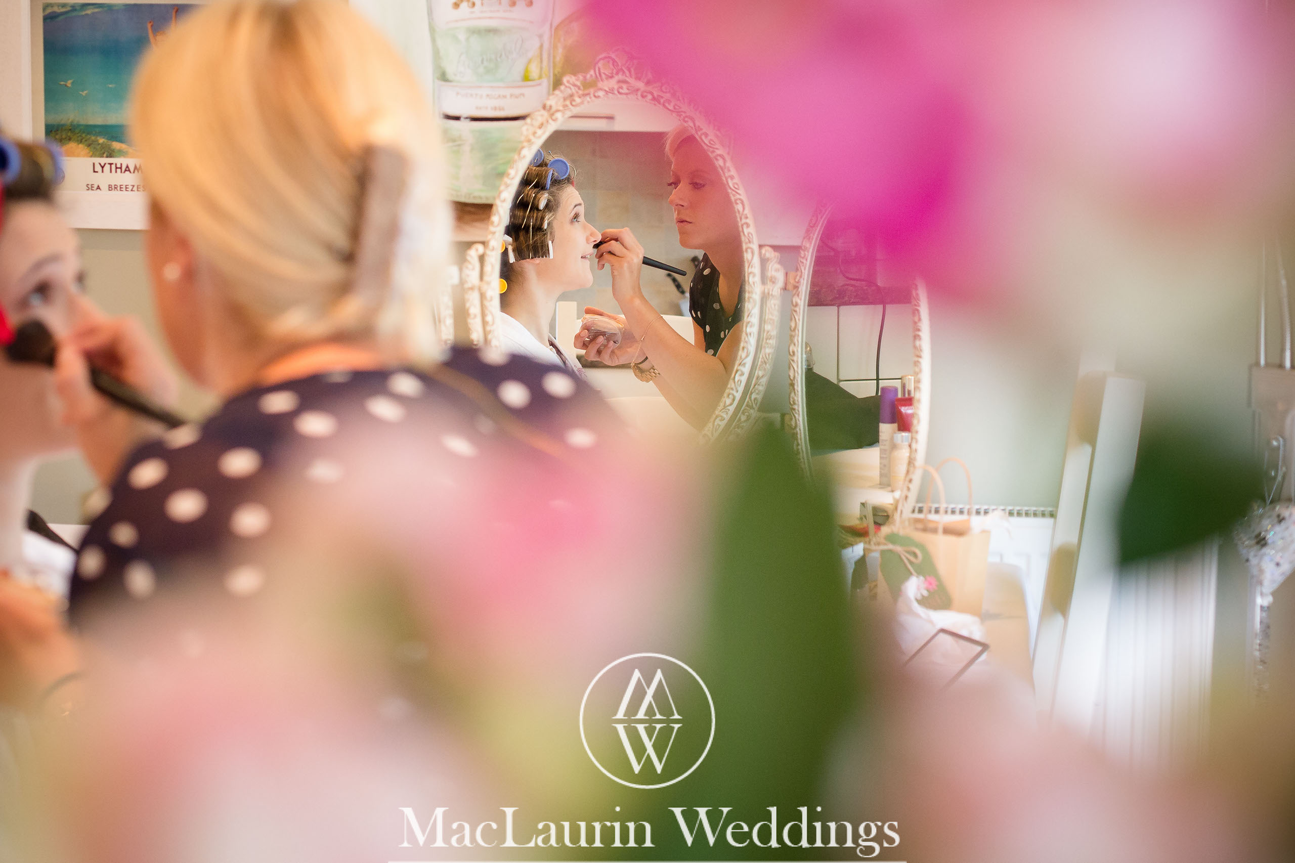 wedding hat and lovely smile, scotland wedding hat and guest with lovely smile, scotland