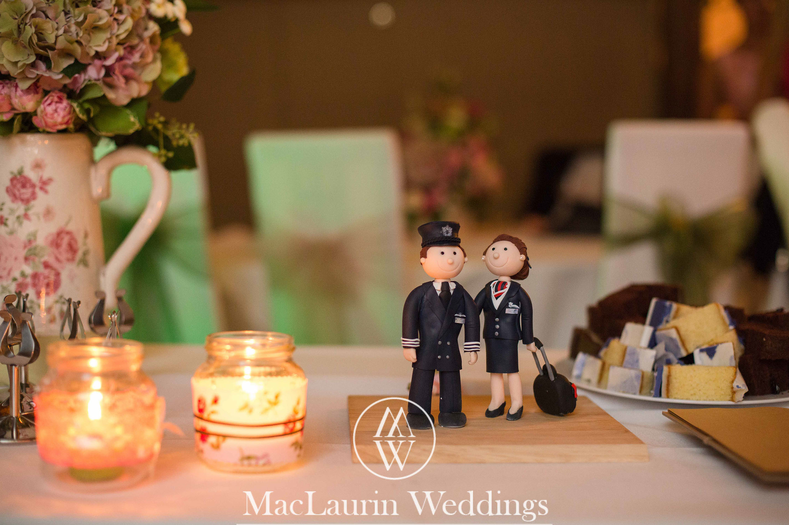 wedding hat and lovely smile, scotland wedding hat and guest with lovely smile, scotland