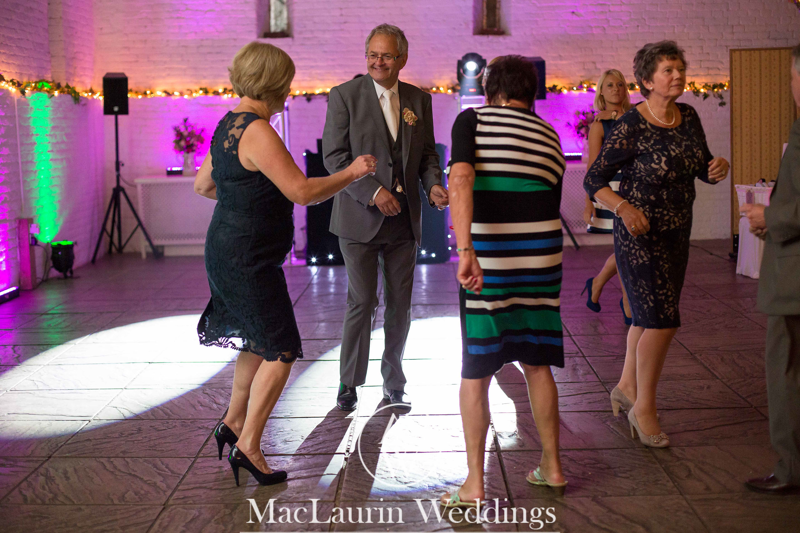 wedding hat and lovely smile, scotland wedding hat and guest with lovely smile, scotland