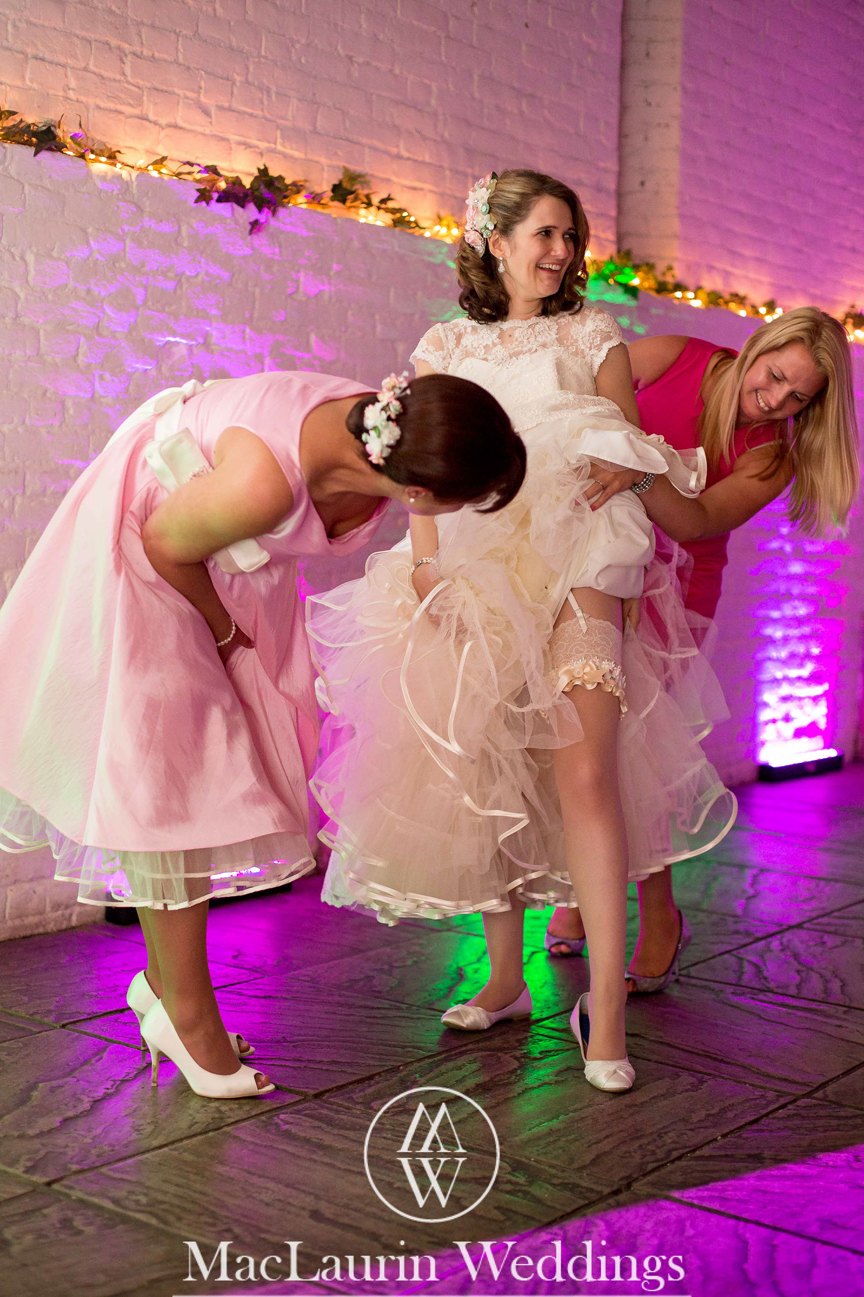 wedding hat and lovely smile, scotland wedding hat and guest with lovely smile, scotland