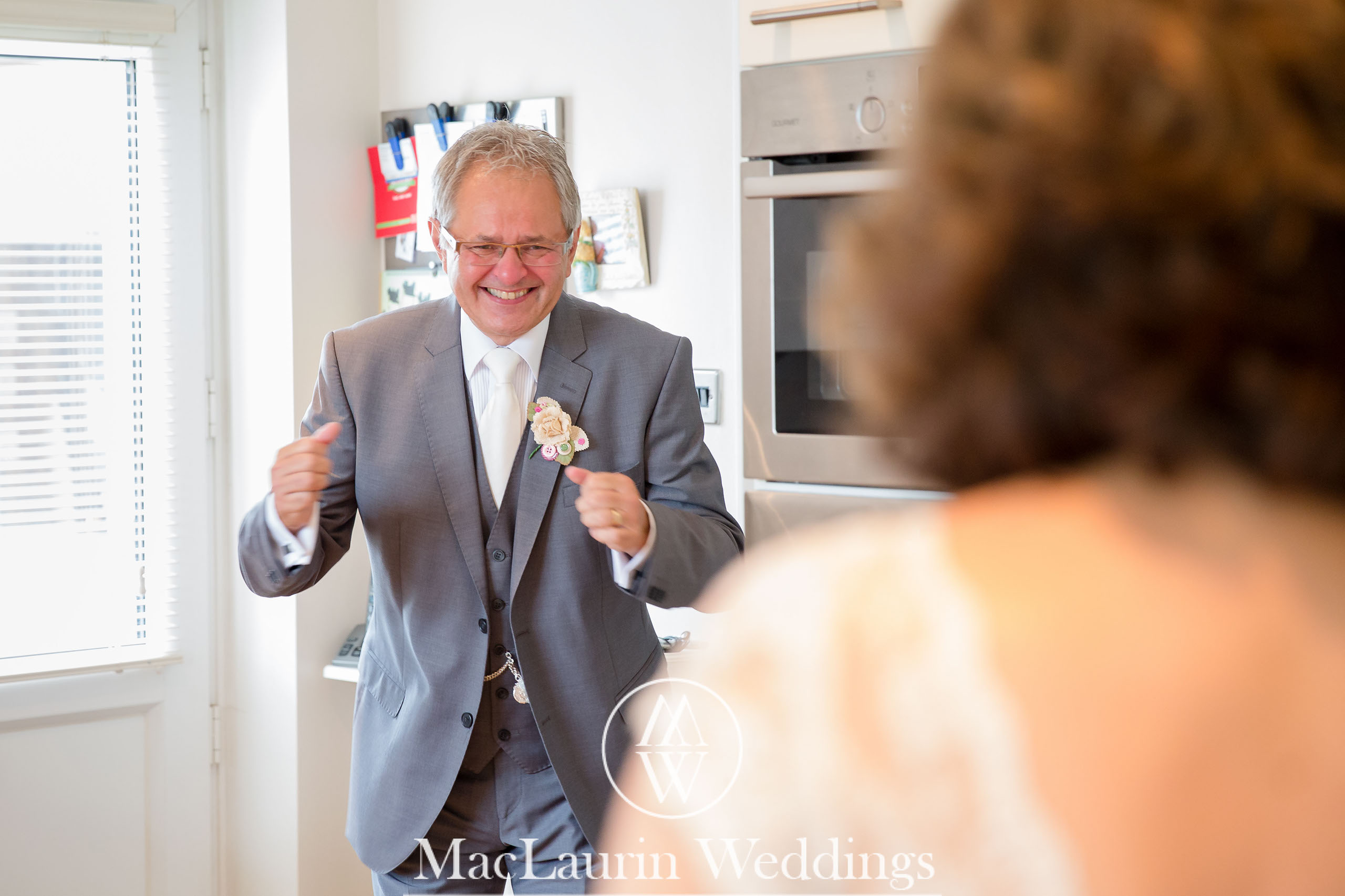 wedding hat and lovely smile, scotland wedding hat and guest with lovely smile, scotland
