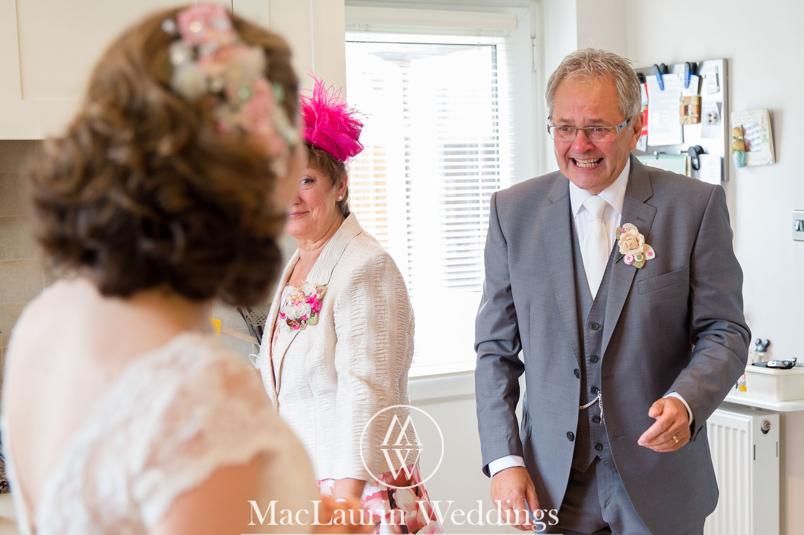 wedding hat and lovely smile, scotland wedding hat and guest with lovely smile, scotland