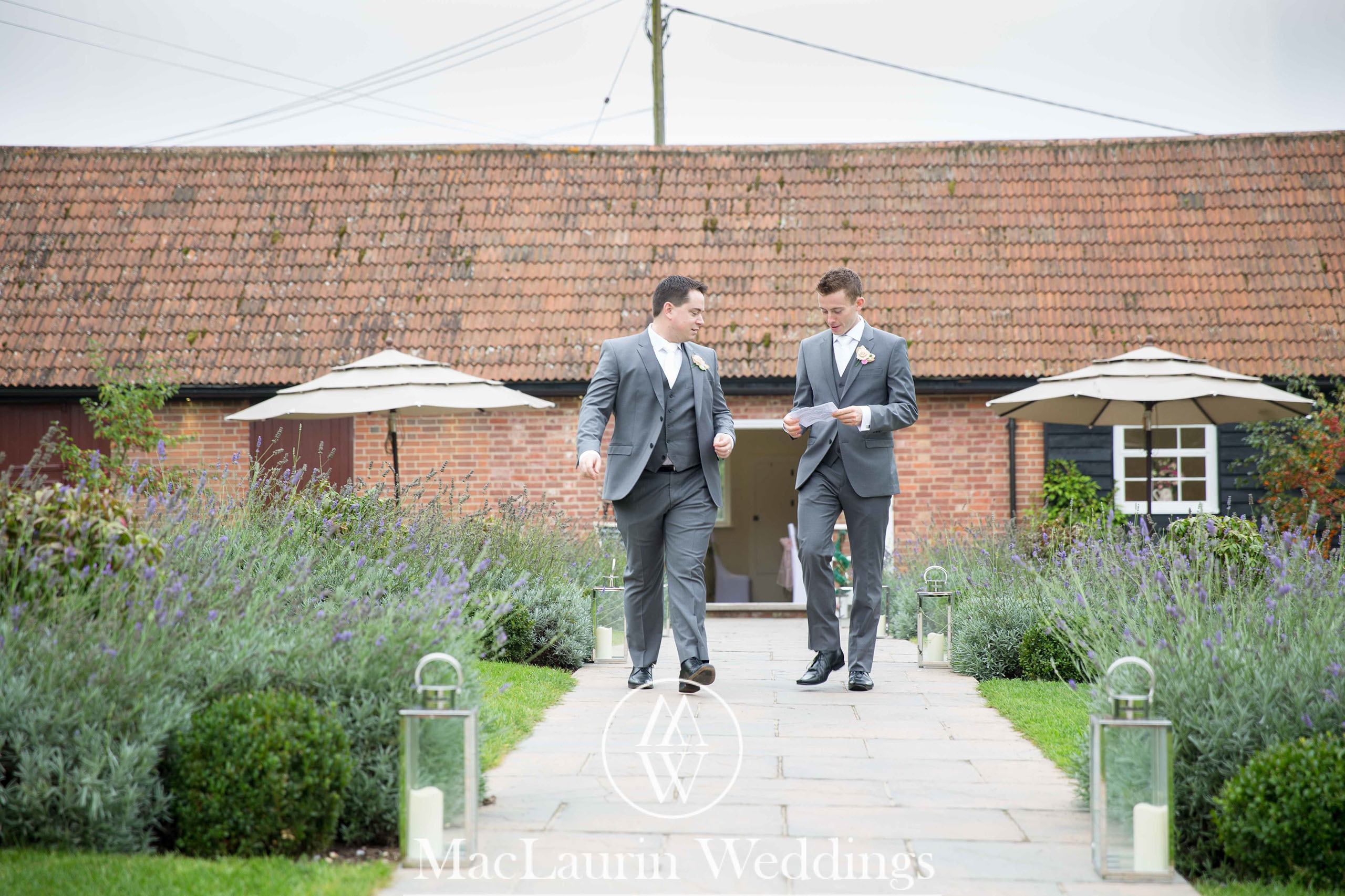 wedding hat and lovely smile, scotland wedding hat and guest with lovely smile, scotland