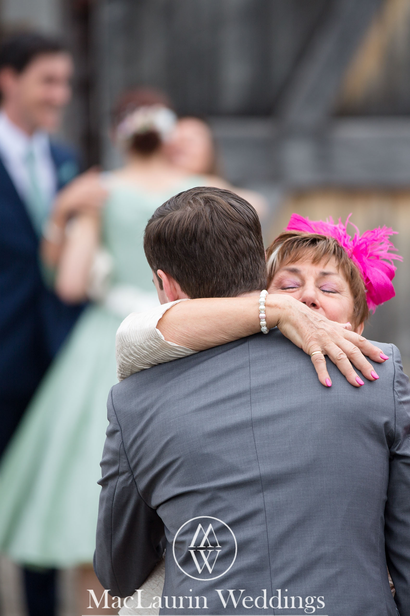 wedding hat and lovely smile, scotland wedding hat and guest with lovely smile, scotland