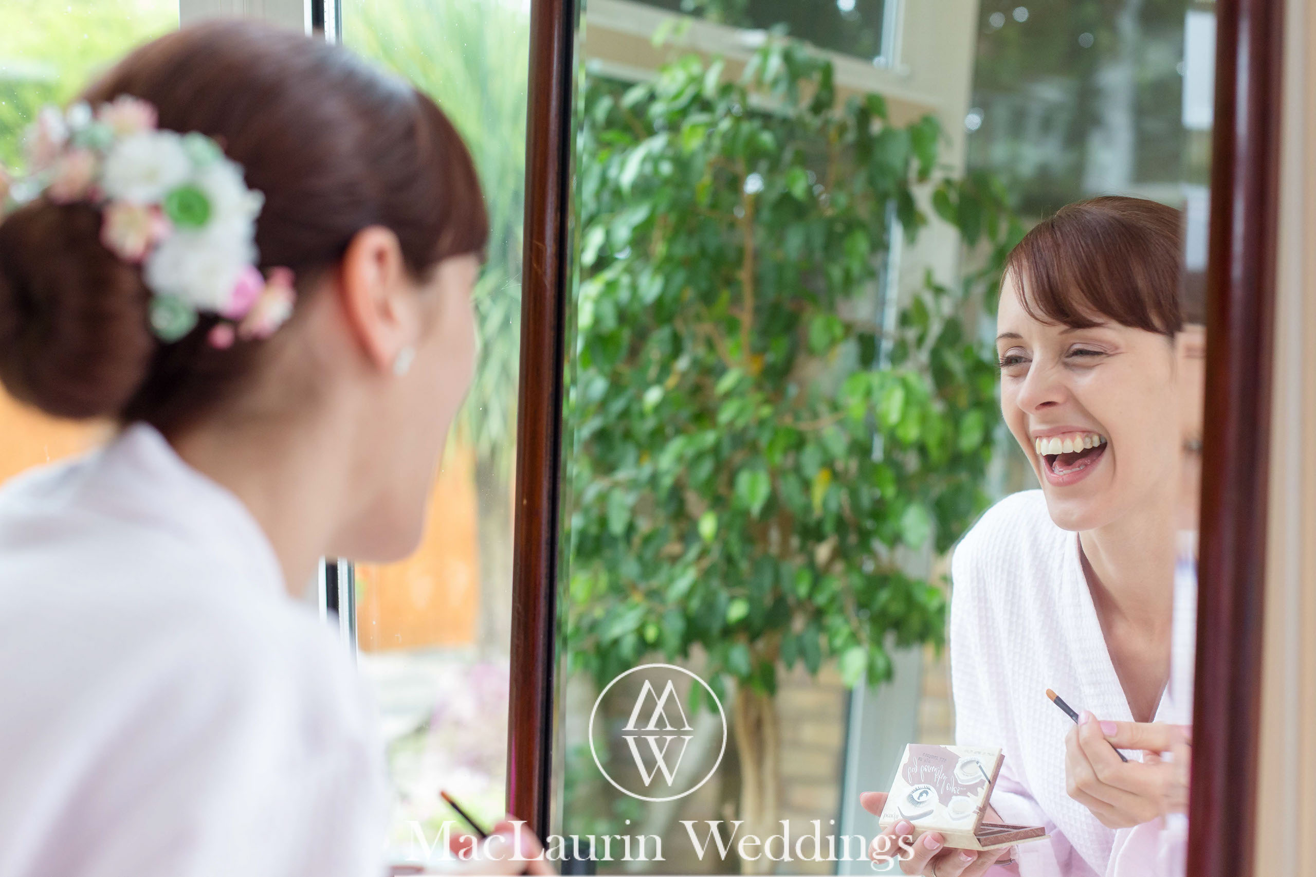 wedding hat and lovely smile, scotland wedding hat and guest with lovely smile, scotland