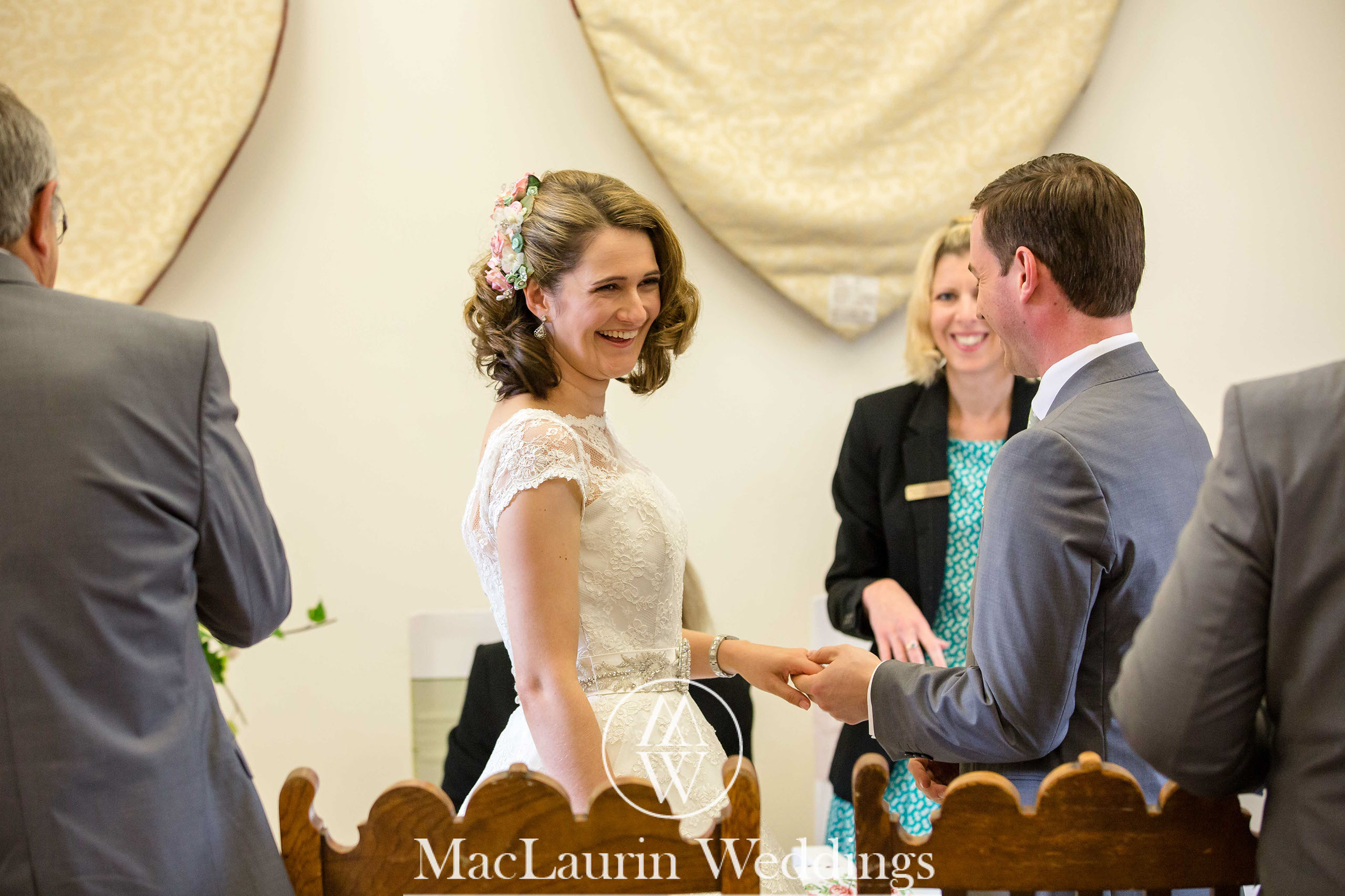 wedding hat and lovely smile, scotland wedding hat and guest with lovely smile, scotland