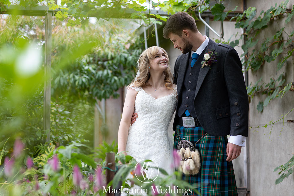 wedding hairstyling hairstylist styling hair before the wedding