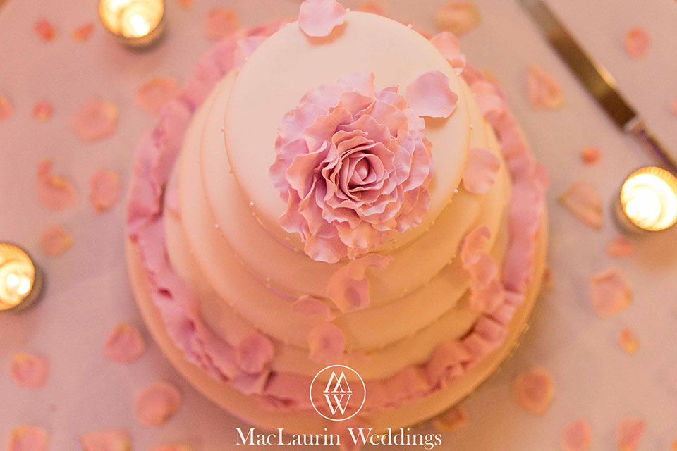 wedding cake maclaurin weddings a top view of a pink wedding cake