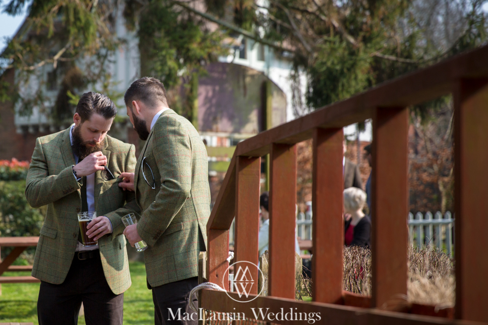 wedding hat and lovely smile, scotland wedding hat and guest with lovely smile, scotland