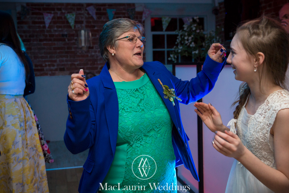 wedding hat and lovely smile, scotland wedding hat and guest with lovely smile, scotland