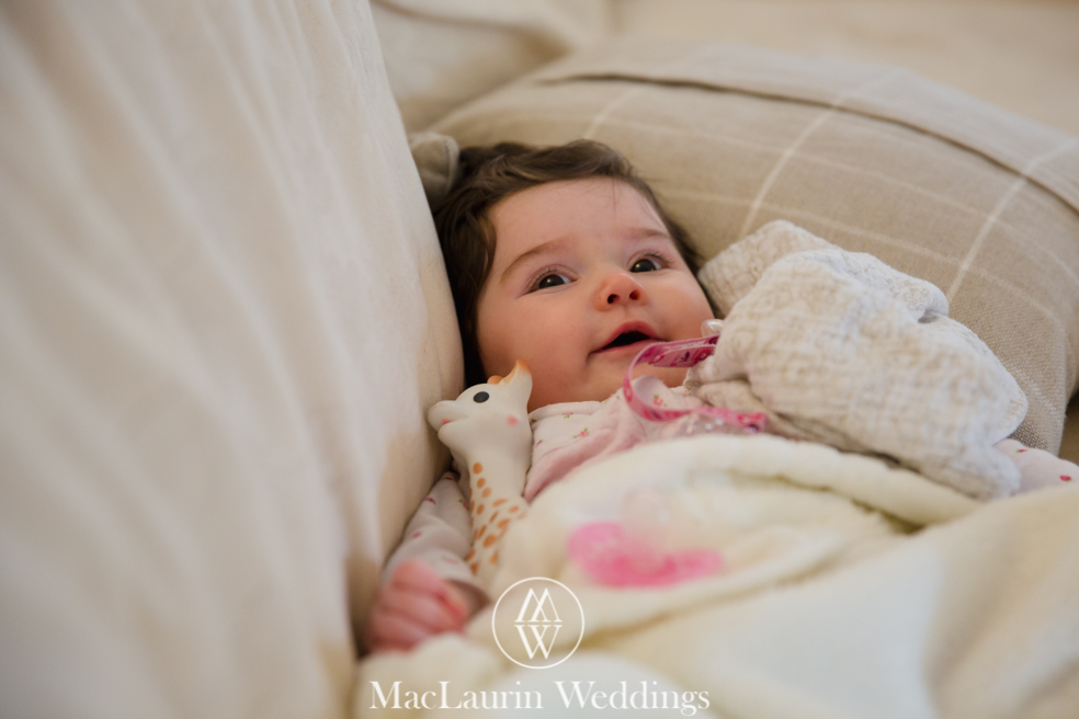 wedding hat and lovely smile, scotland wedding hat and guest with lovely smile, scotland