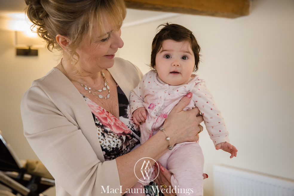 wedding hat and lovely smile, scotland wedding hat and guest with lovely smile, scotland