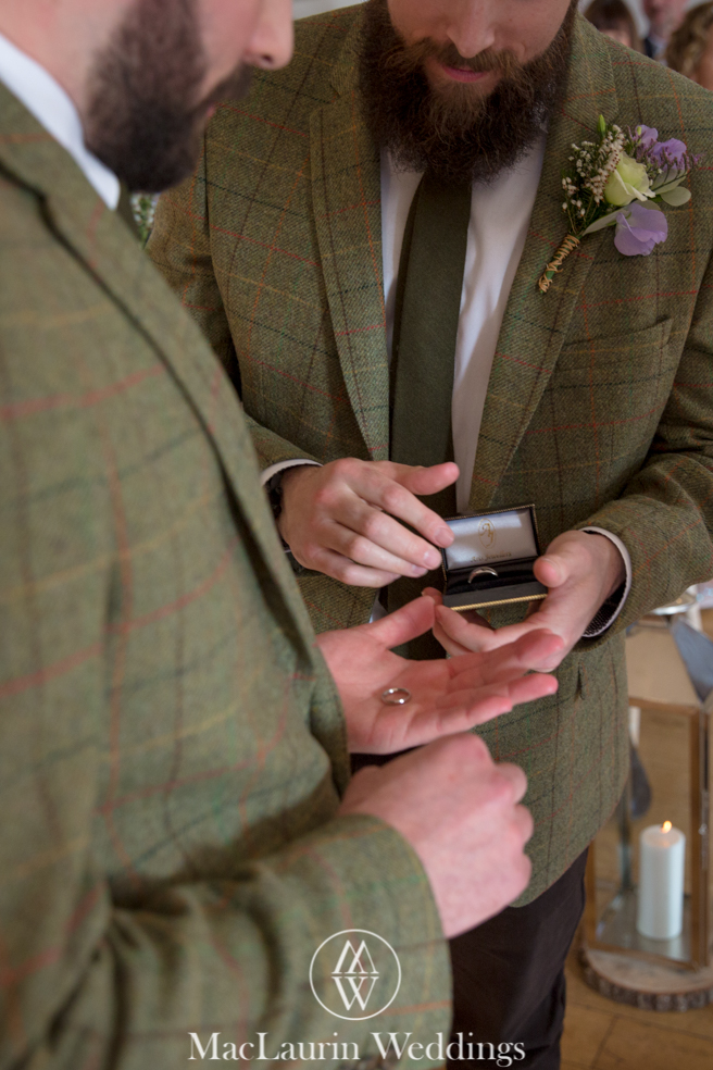 wedding hat and lovely smile, scotland wedding hat and guest with lovely smile, scotland