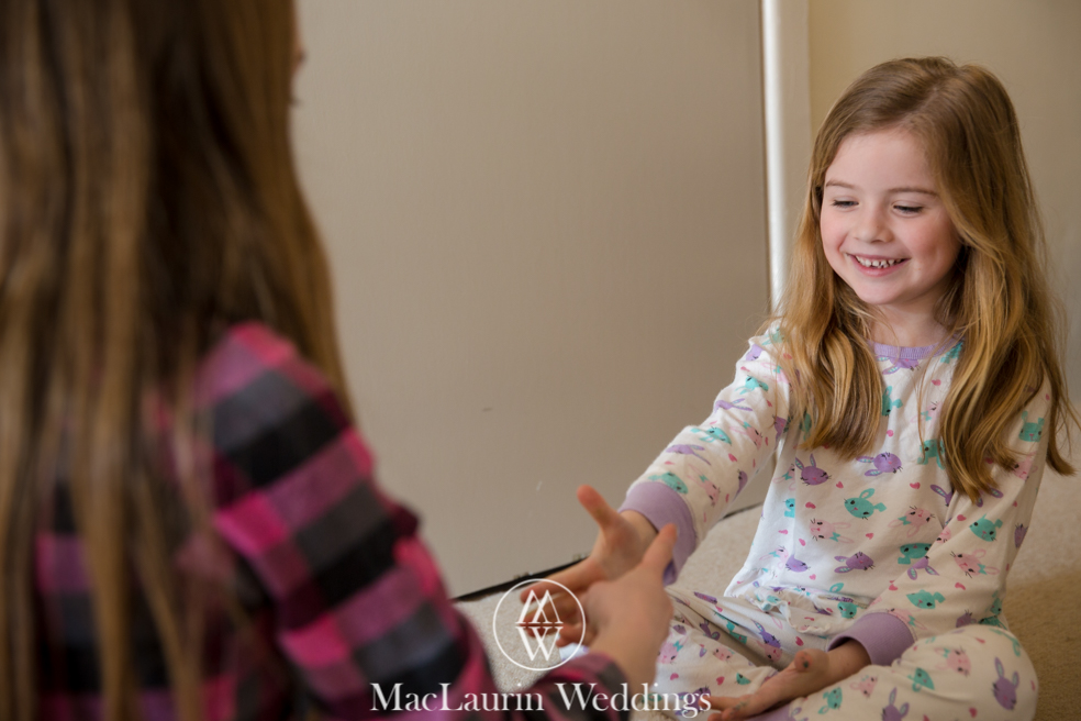 wedding hat and lovely smile, scotland wedding hat and guest with lovely smile, scotland