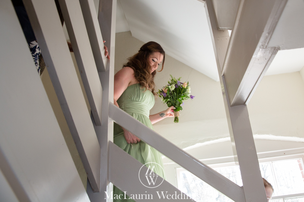 wedding hat and lovely smile, scotland wedding hat and guest with lovely smile, scotland