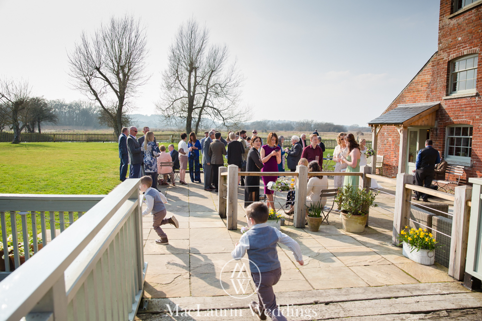 wedding hat and lovely smile, scotland wedding hat and guest with lovely smile, scotland