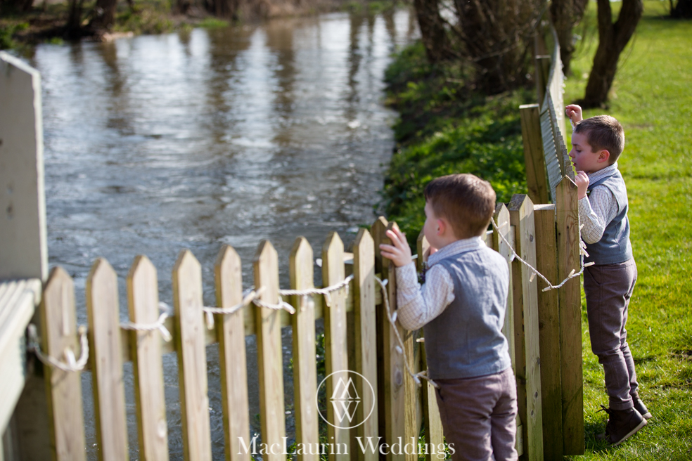 wedding hat and lovely smile, scotland wedding hat and guest with lovely smile, scotland