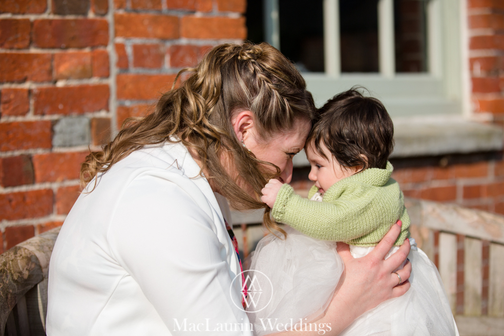 wedding hat and lovely smile, scotland wedding hat and guest with lovely smile, scotland