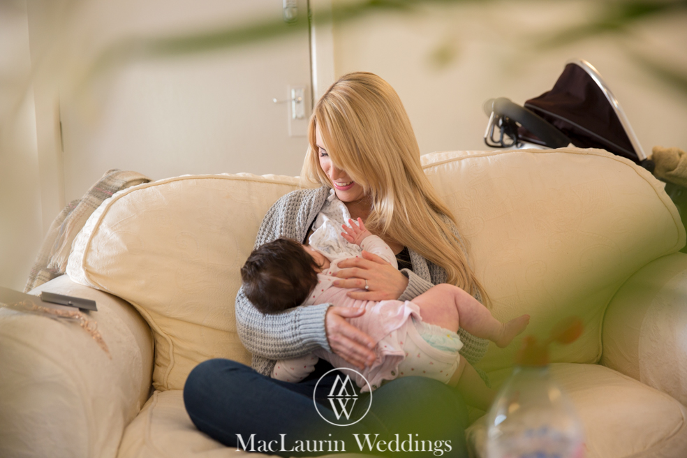 wedding hat and lovely smile, scotland wedding hat and guest with lovely smile, scotland