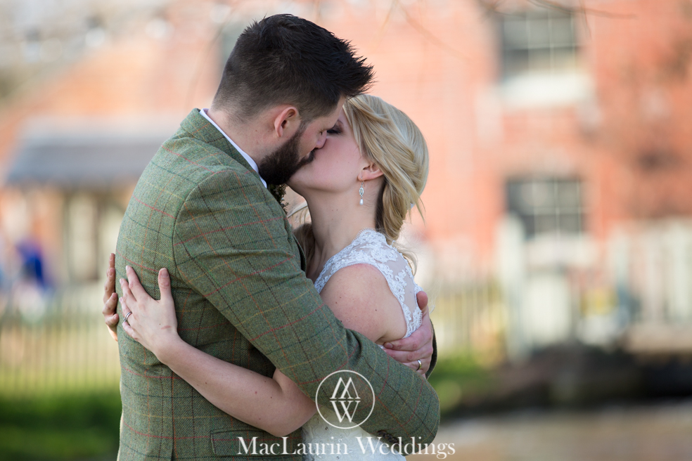 wedding hat and lovely smile, scotland wedding hat and guest with lovely smile, scotland