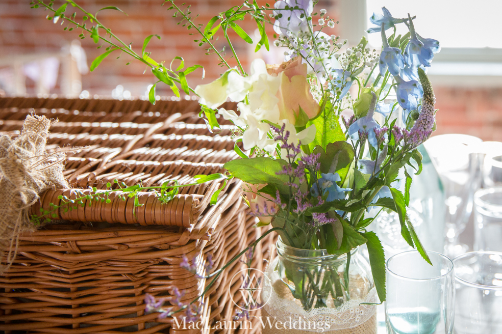 wedding hat and lovely smile, scotland wedding hat and guest with lovely smile, scotland